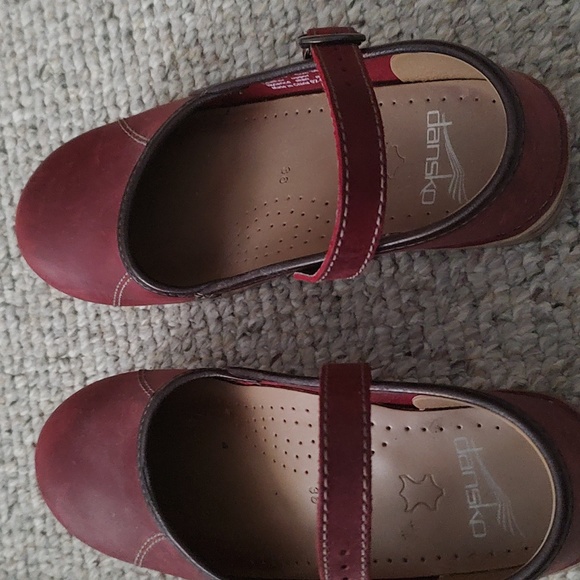 Shoes - Picture 4 of 10